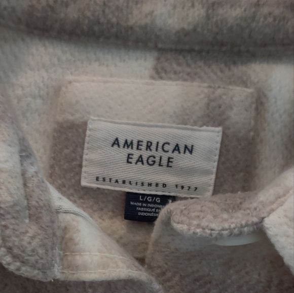 NWT - AMERICAN EAGLE CREAM PLAID FLEECE OVERSIZED - SIZE L - Picture 9 of 9